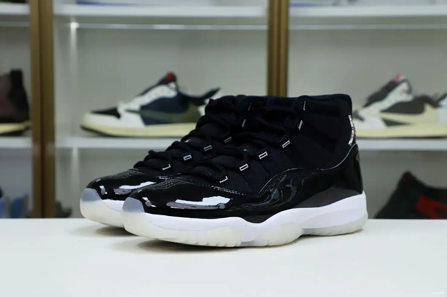 JORDAN AIR Kimikick RETRO 11   25TH 'JUBILEE 0611
